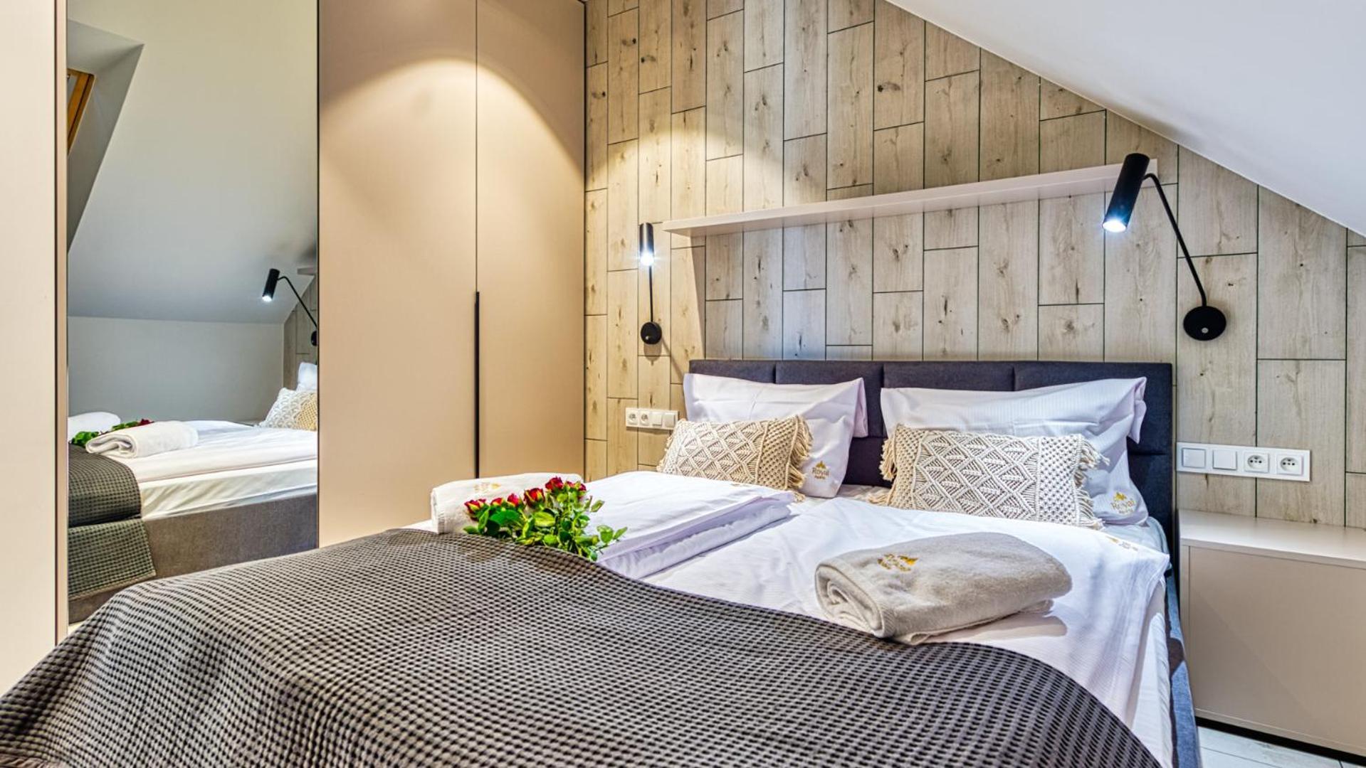 Royal Prestige Collection Z Prywatnym Jacuzzi - Stone Hill Resort Z Basenem I Saunami 스클라르스카포렘바 외부 사진