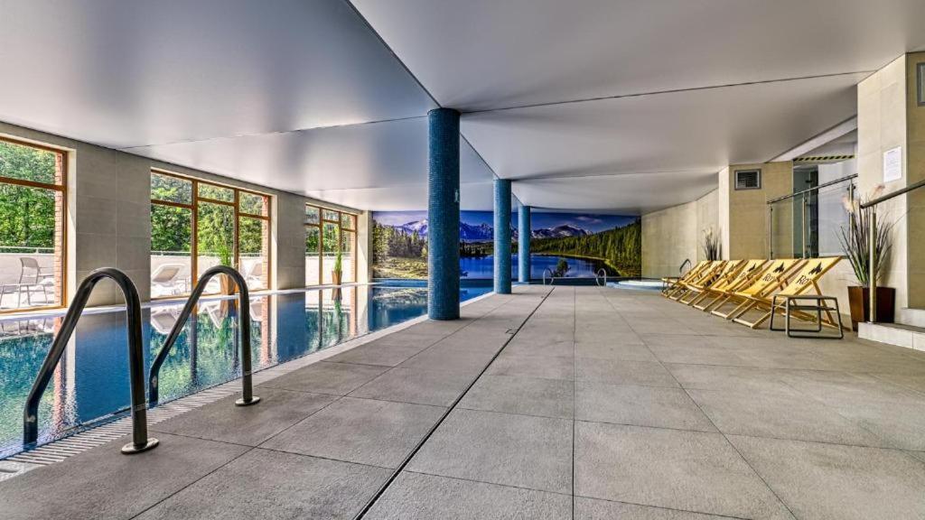 Royal Prestige Collection Z Prywatnym Jacuzzi - Stone Hill Resort Z Basenem I Saunami 스클라르스카포렘바 외부 사진